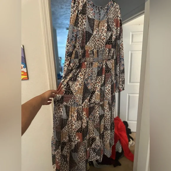 Patterned Maxi Dress - Picture 2 of 4